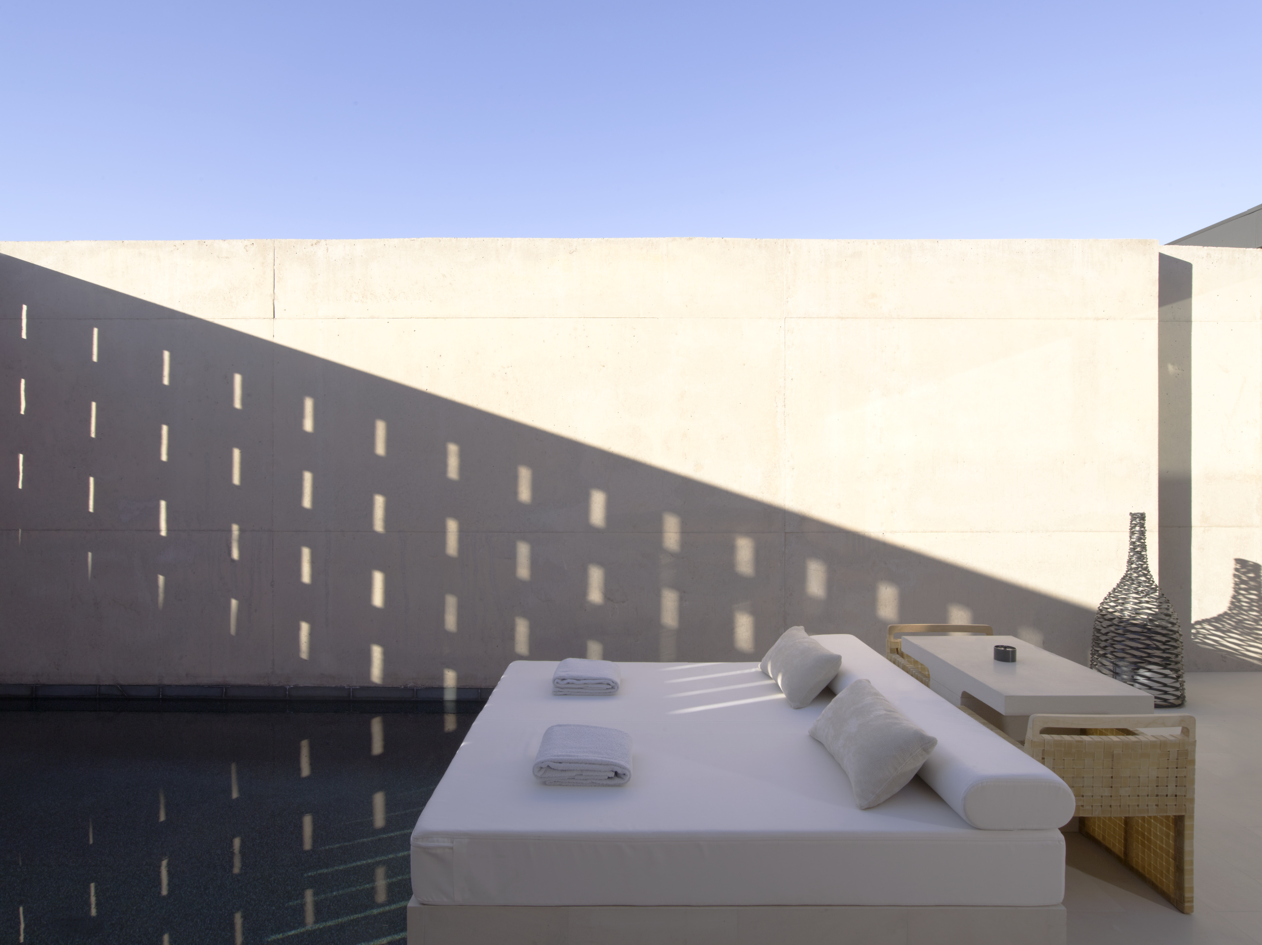 Mesa Pool Suite Daybed
